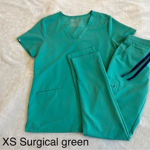 XS Figs Surgical green scrub set